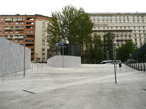 Trova i migliori percorsi per Piazza Lina Bo Bardi, Milano .